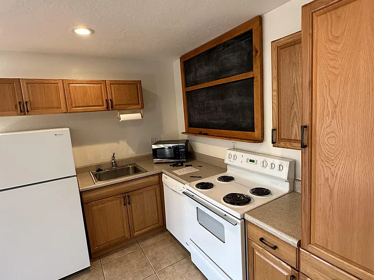 1405 E Mackenzie Dr — Photo 4