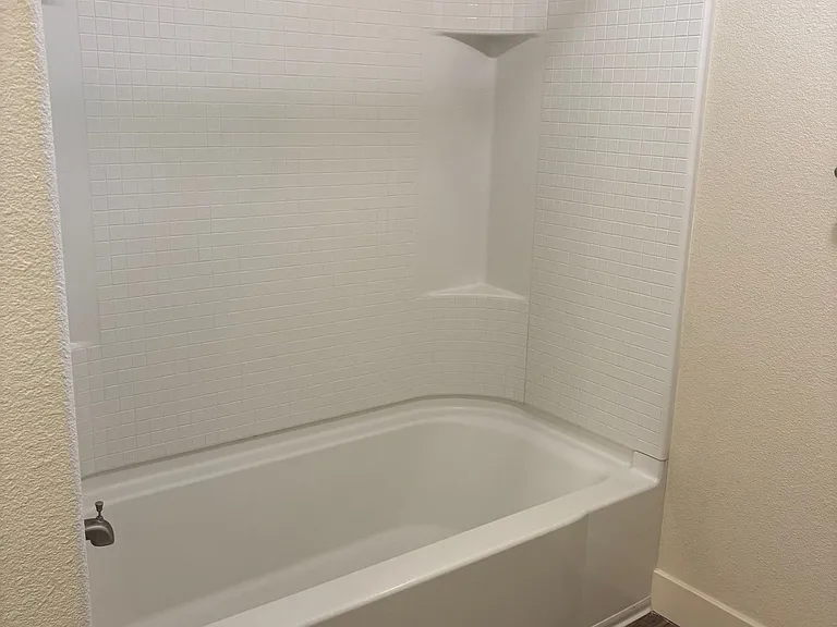 Luxe Ripon Apartments — Photo 21