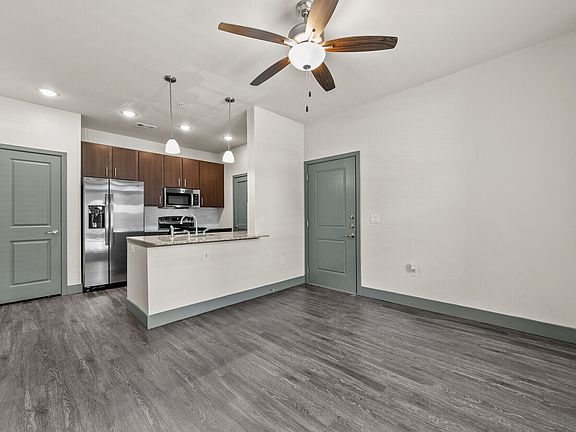 2nd image of 1905 Center Point Ln #433