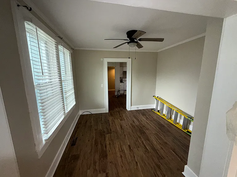 528 Newton Ave — Photo 3