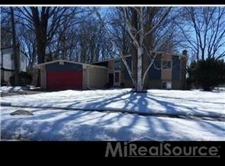 16039 E Bedford St, Southfield, MI 48076