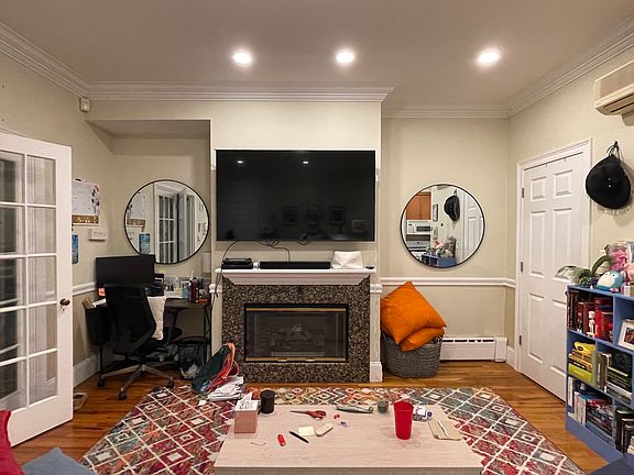 4th image of 275 River St #3