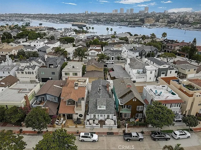 2128 Miramar Dr — Photo 43