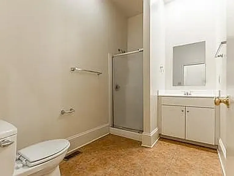 1422 W Cary St — Photo 5