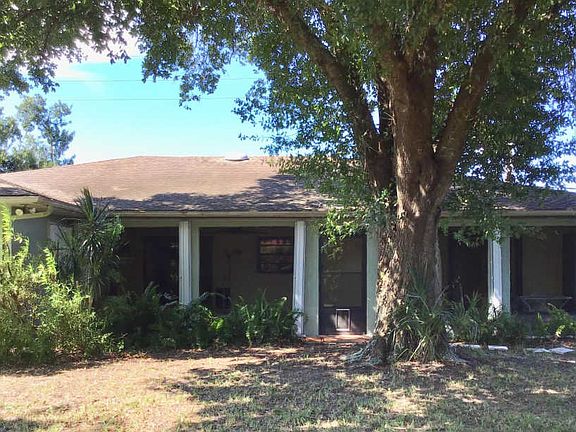 5th image of 402 SE Oakridge Dr