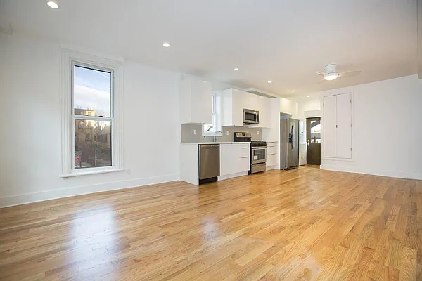 Rented by Space Marketing Shop | media 2