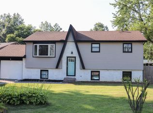 725 Albers Ln, Bethalto, IL
