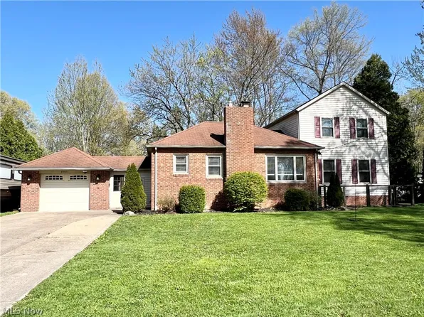 6541 Fitch Rd, Olmsted Township, OH 44138