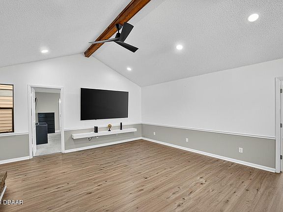 4th image of 30 Westminster Dr