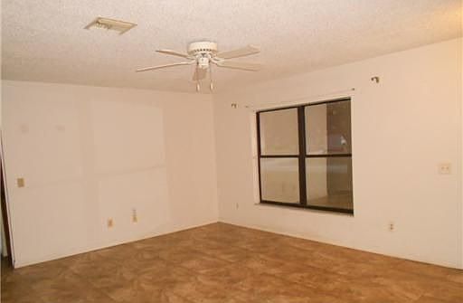 Home For Sale In Lakewood Park