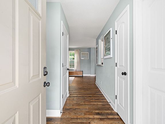 4th image of 1192 Eagles Bluff Dr