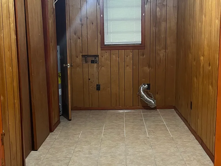 911 N Shireview Cir — Photo 12