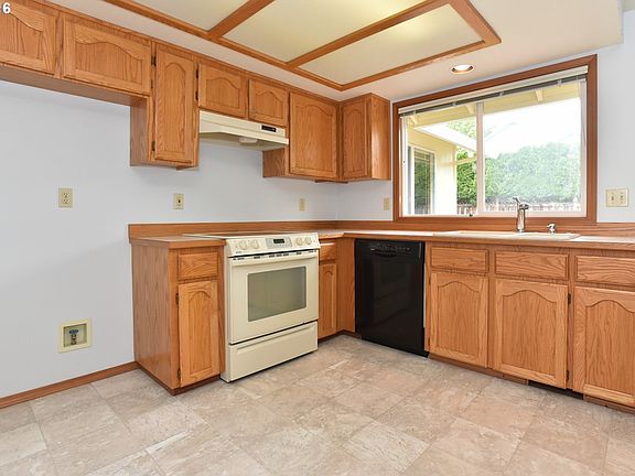 5th image of 1196 SE 56th Ave