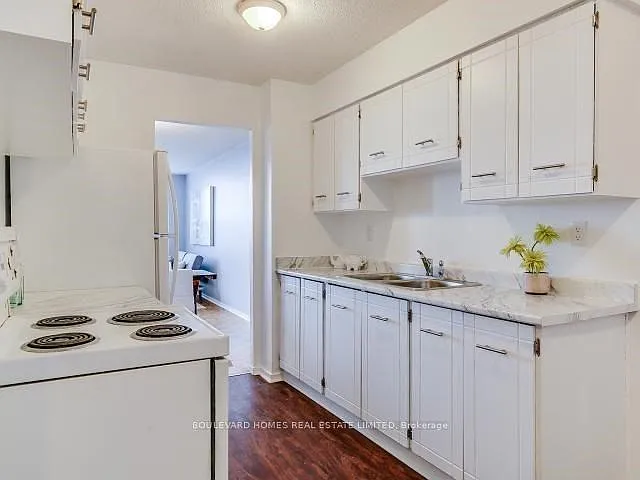 25 Sunrise Ave #1501 — Photo 10