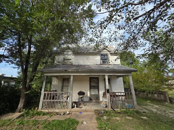 131 Residence St, El Dorado, KS 67042