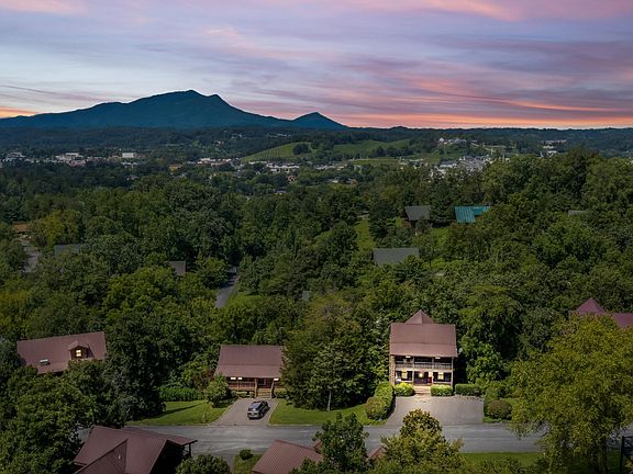 3rd image of 1547 Rainbow Ridge Rd