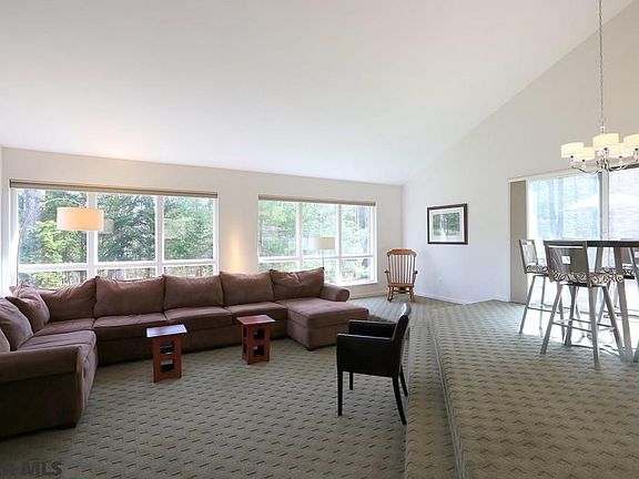 5th image of 2638 Acacia Dr