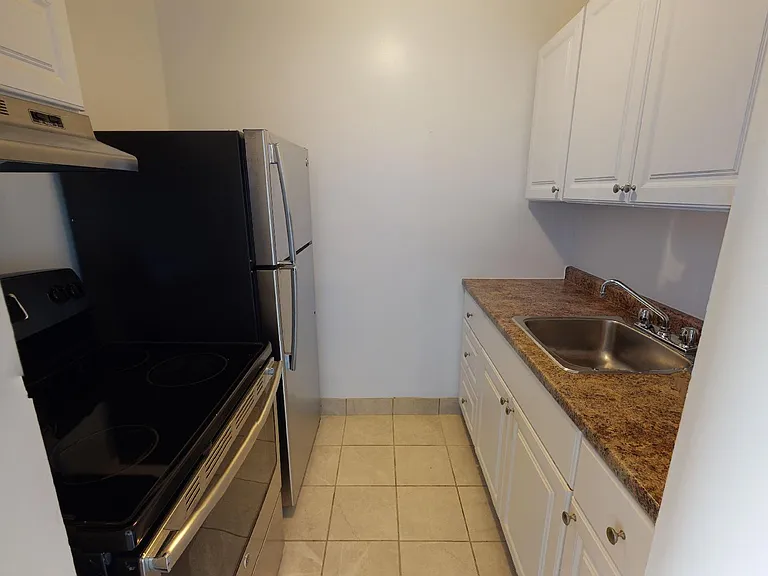 470 Dundas St — Photo 29