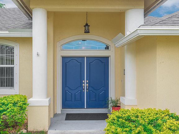 3rd image of 1274 SE Naples Ln