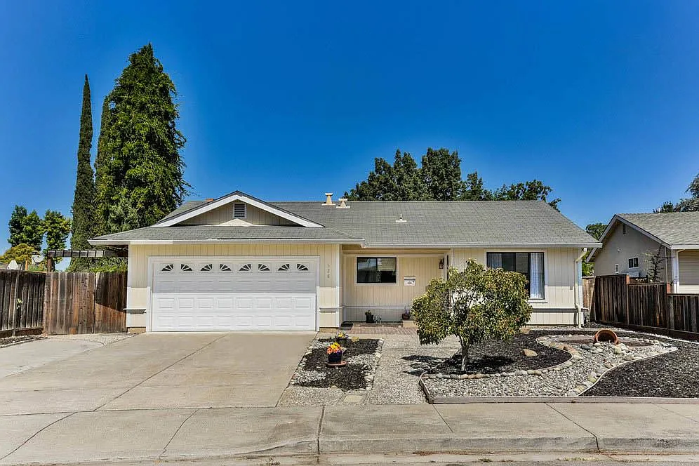 528 Huntington Way photo 1