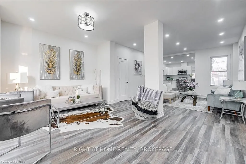 3 bed, $2,500 — Photo 3