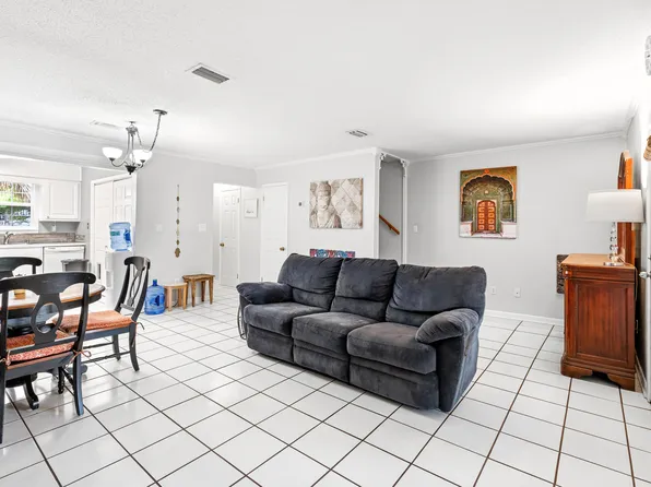 21 SW Wright Pkwy #C, Fort Walton Beach, FL 32548