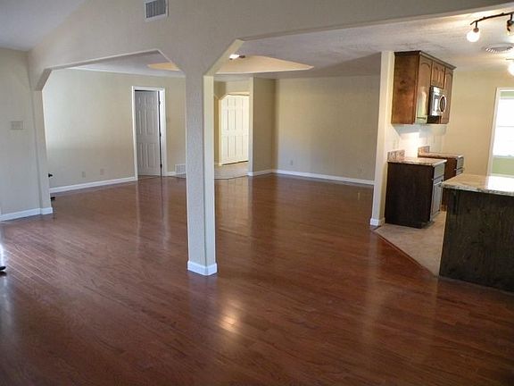 3rd image of 5638 Cleardrift Dr