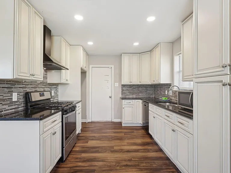 3212 Wavecrest St — Photo 12