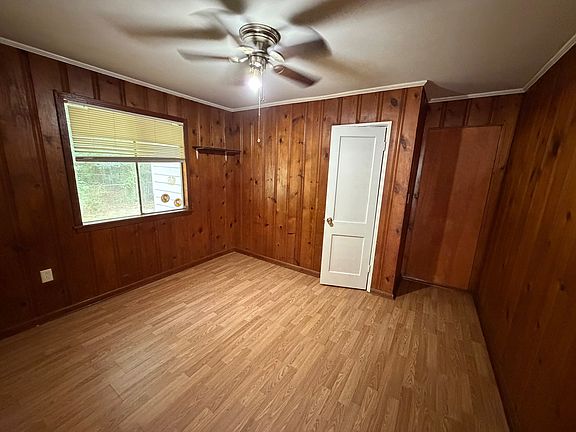 5th image of 407 Hillcrest Loop
