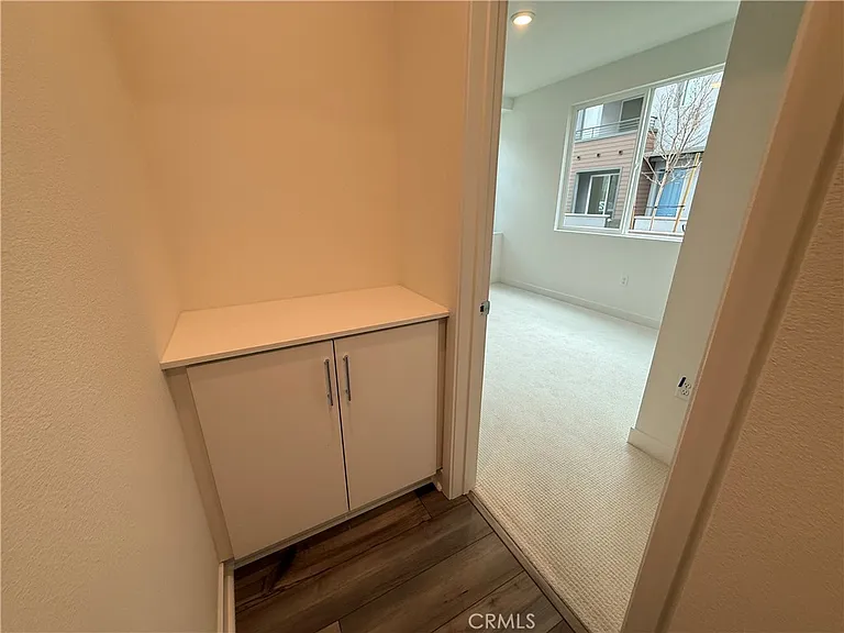 693 S Lyon St — Photo 12