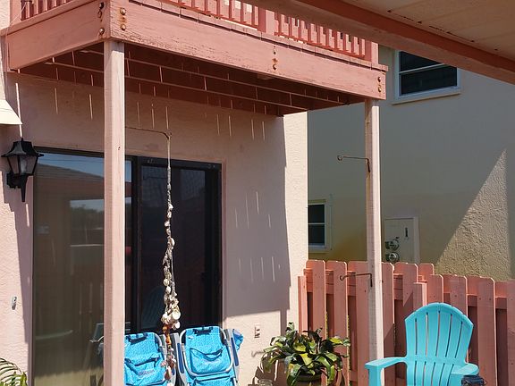 4th image of 714 Sea Palm Ln #714
