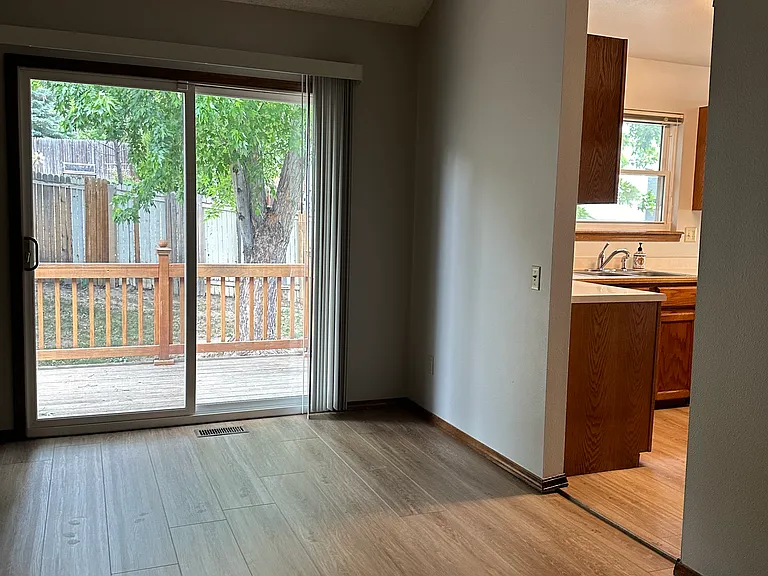 6120 Fall River Dr — Photo 17