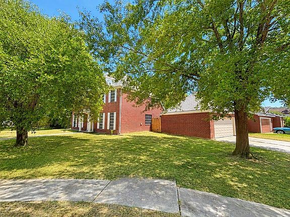 3rd image of 13402 Balcrest Dr