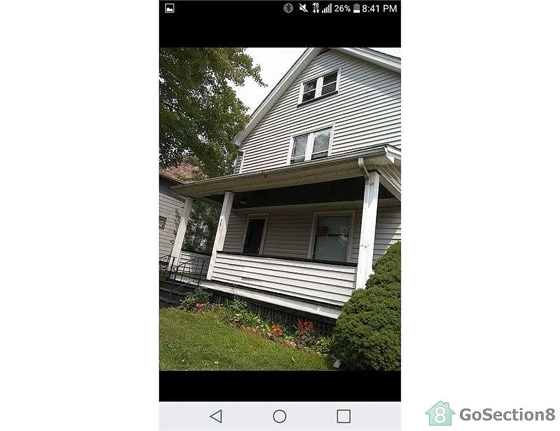 481 Charles Ave SE photo 1