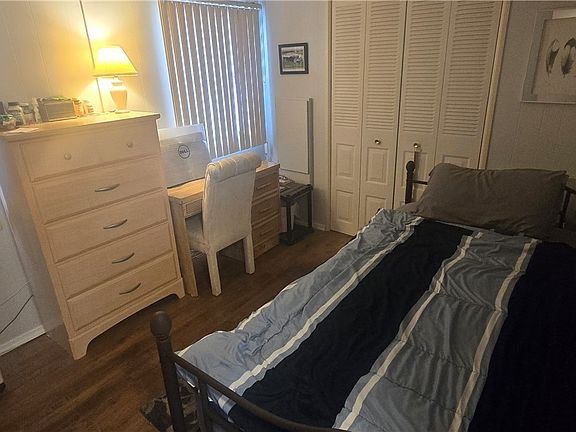 4th image of 261 Palmer Blvd