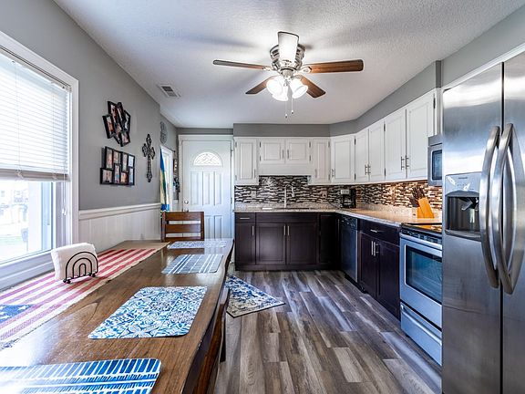 3rd image of 722 Louisedale Dr