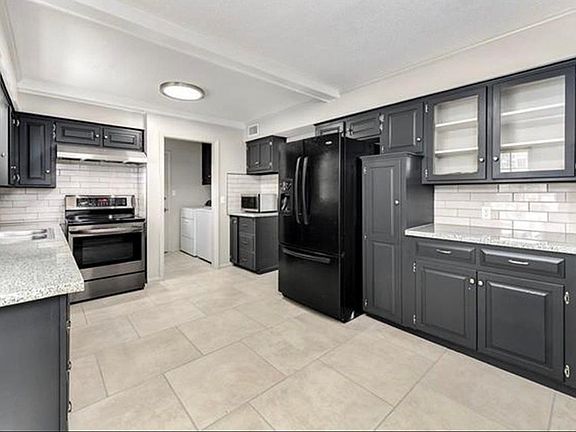 5th image of 9115 Bel Air Cir