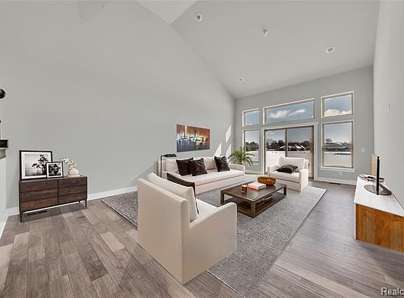 2nd image of 48270 Applegrove Ln #20