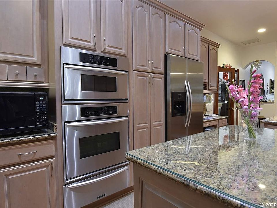 2nd image of 22881 NW 190th Pl