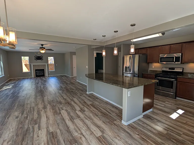 12934 Rosser Dr — Photo 12