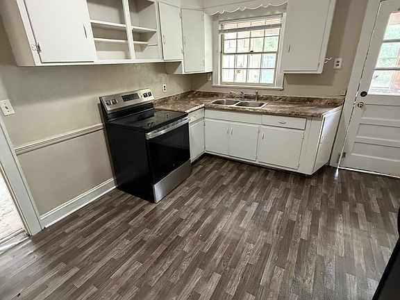 3rd image of 1102 Forest Park Blvd NW