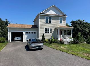 27 Bowline Dr, North Kingstown, RI 02852