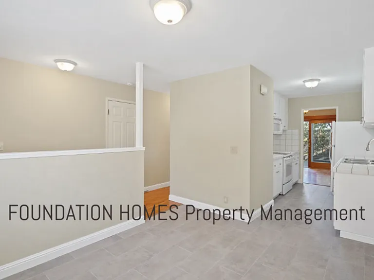 28 Mariner Green Dr — Photo 3