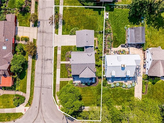 4th image of 17316 Dorchester Dr