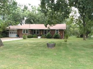 229 E Anderson St, Seymour, MO 65746