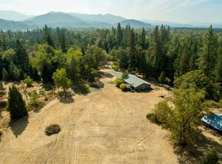 100 Robinson Corner Rd, Cave Junction, OR 97523