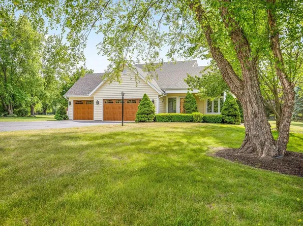 1 Glen Abbey Dr, Rockford, IL 61107