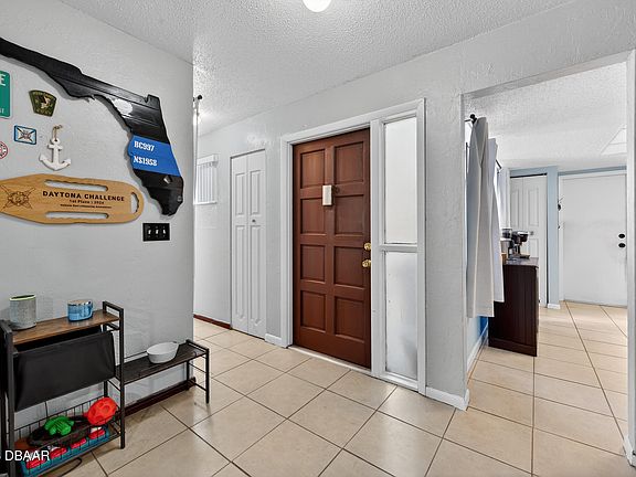 5th image of 15 Maplewood Trl