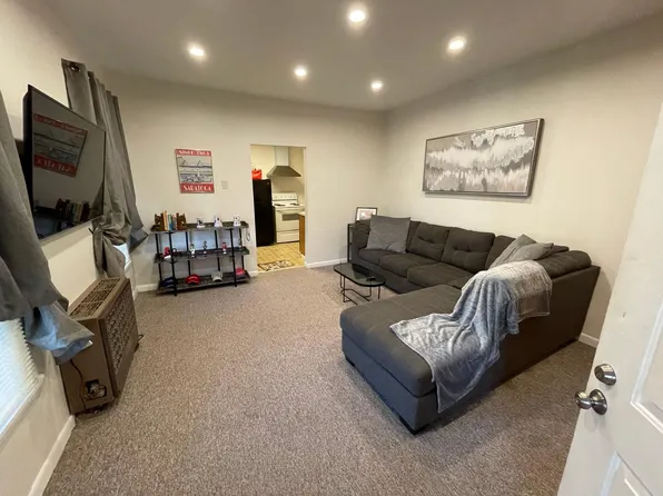 41 Union St APT A, Saratoga Springs, NY 12866