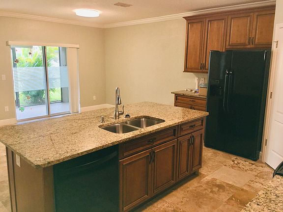 5th image of 16702 Broadford Ln